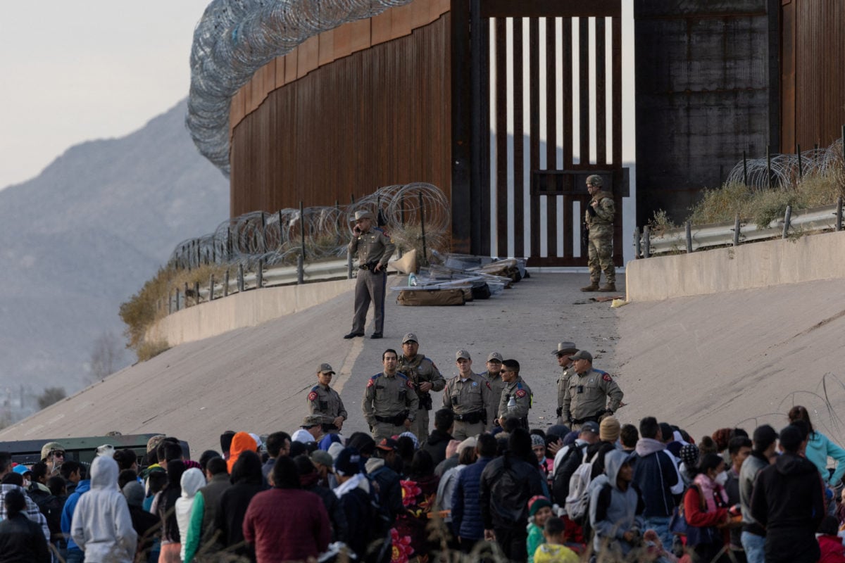 2022-12-21T051419Z_1932920524_RC2Z9Y933AFA_RTRMADP_3_USA-IMMIGRATION-BORDER-1200x800