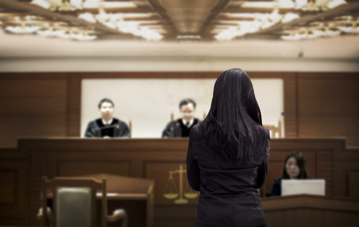 Testifying-Expert-in-Court-1200x758