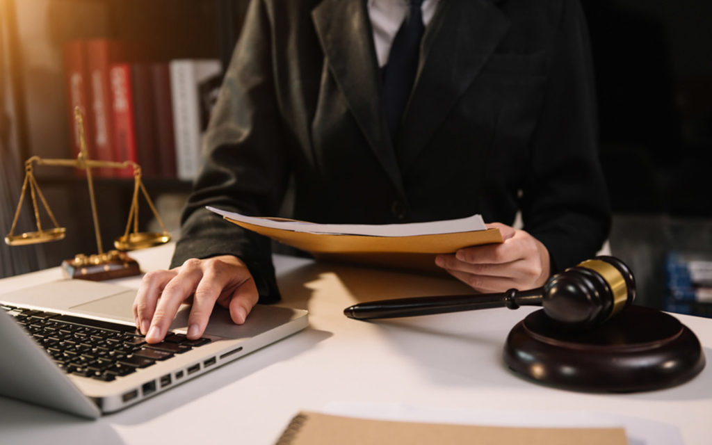 UAE-Labour-Law-G-10-12-1024x640